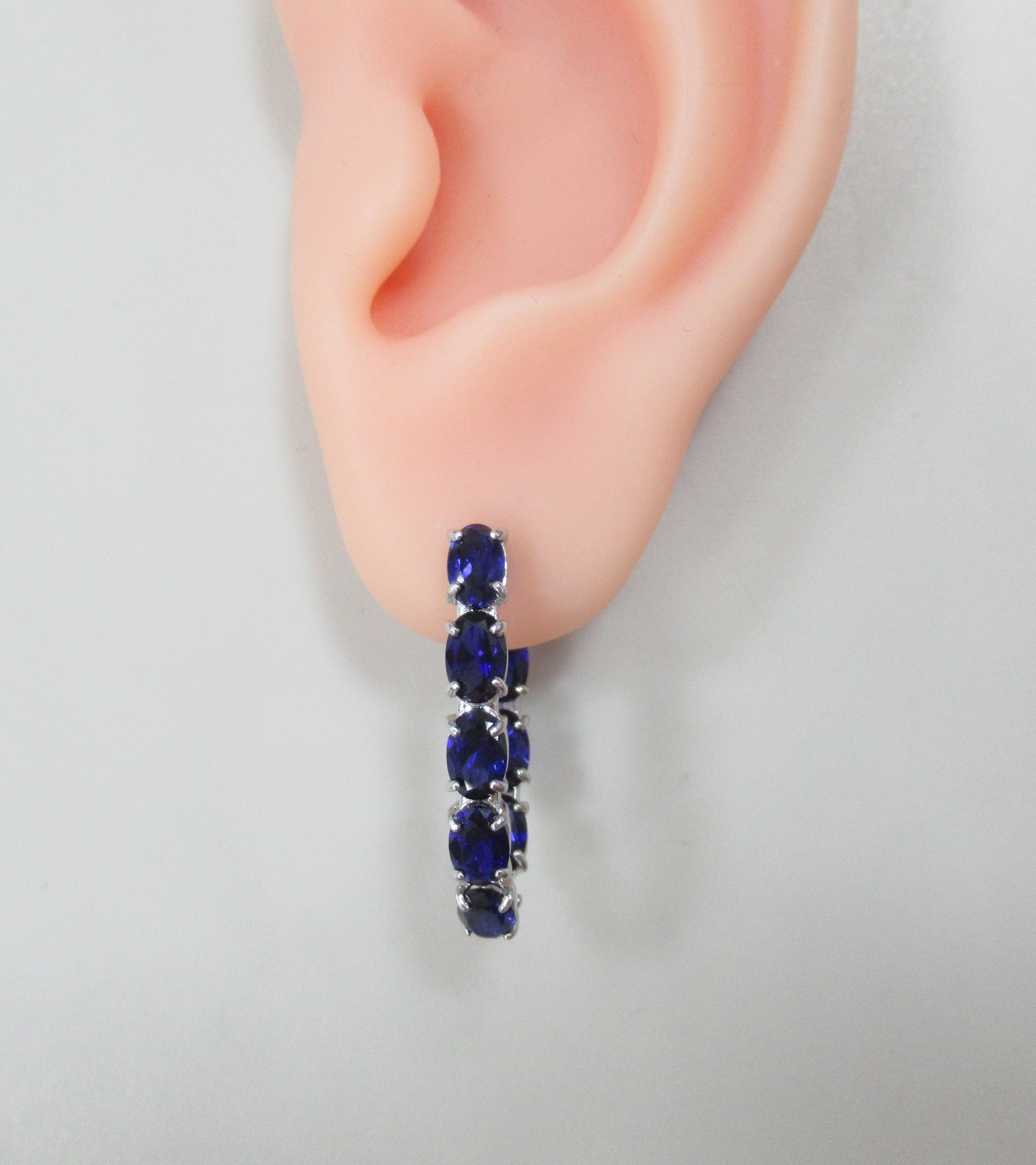 Серебряные серьги с корундами